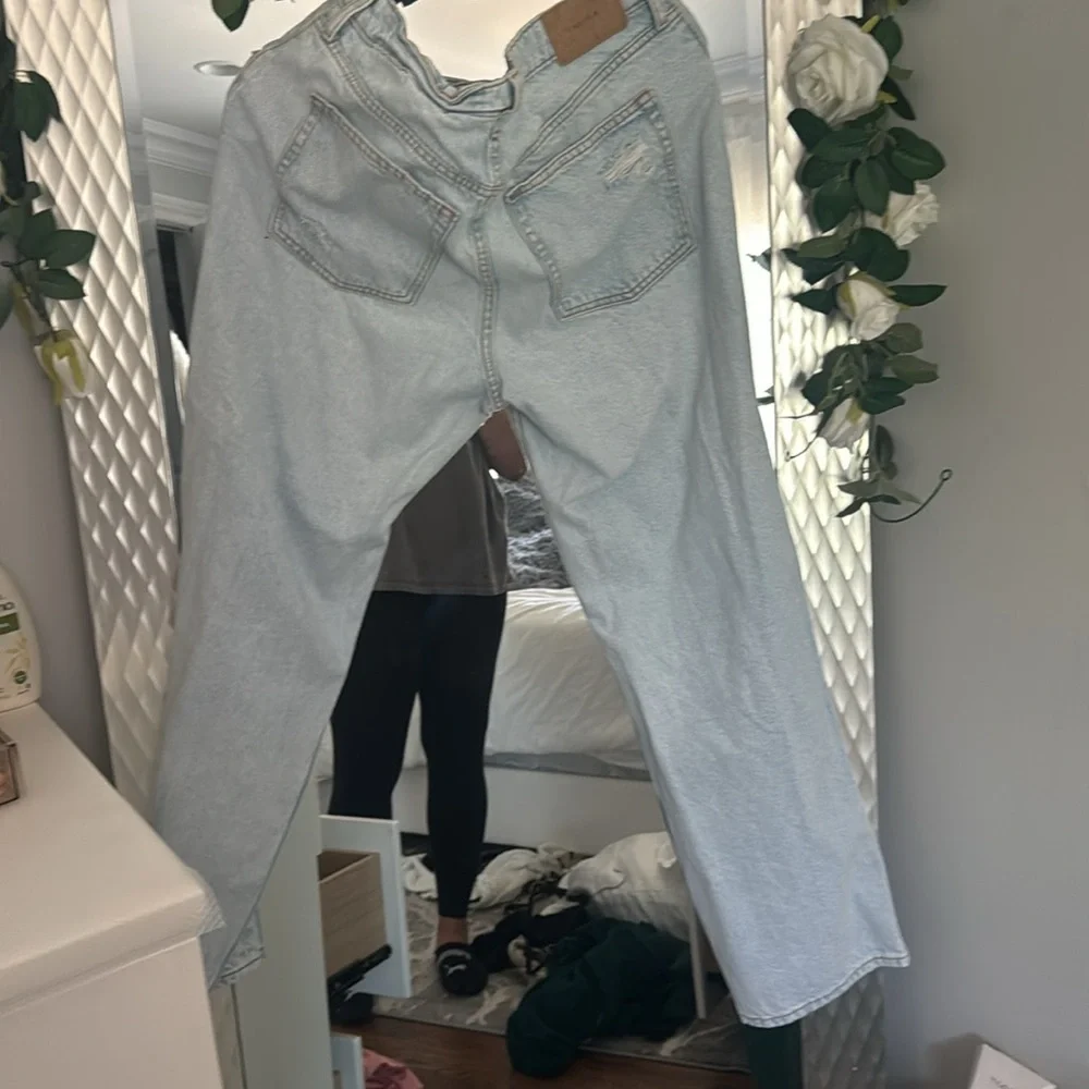 Jeans - Picture 2 of 2